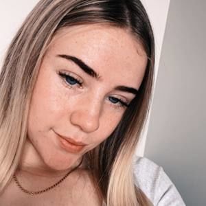 Meet your Posher, Caitlyn